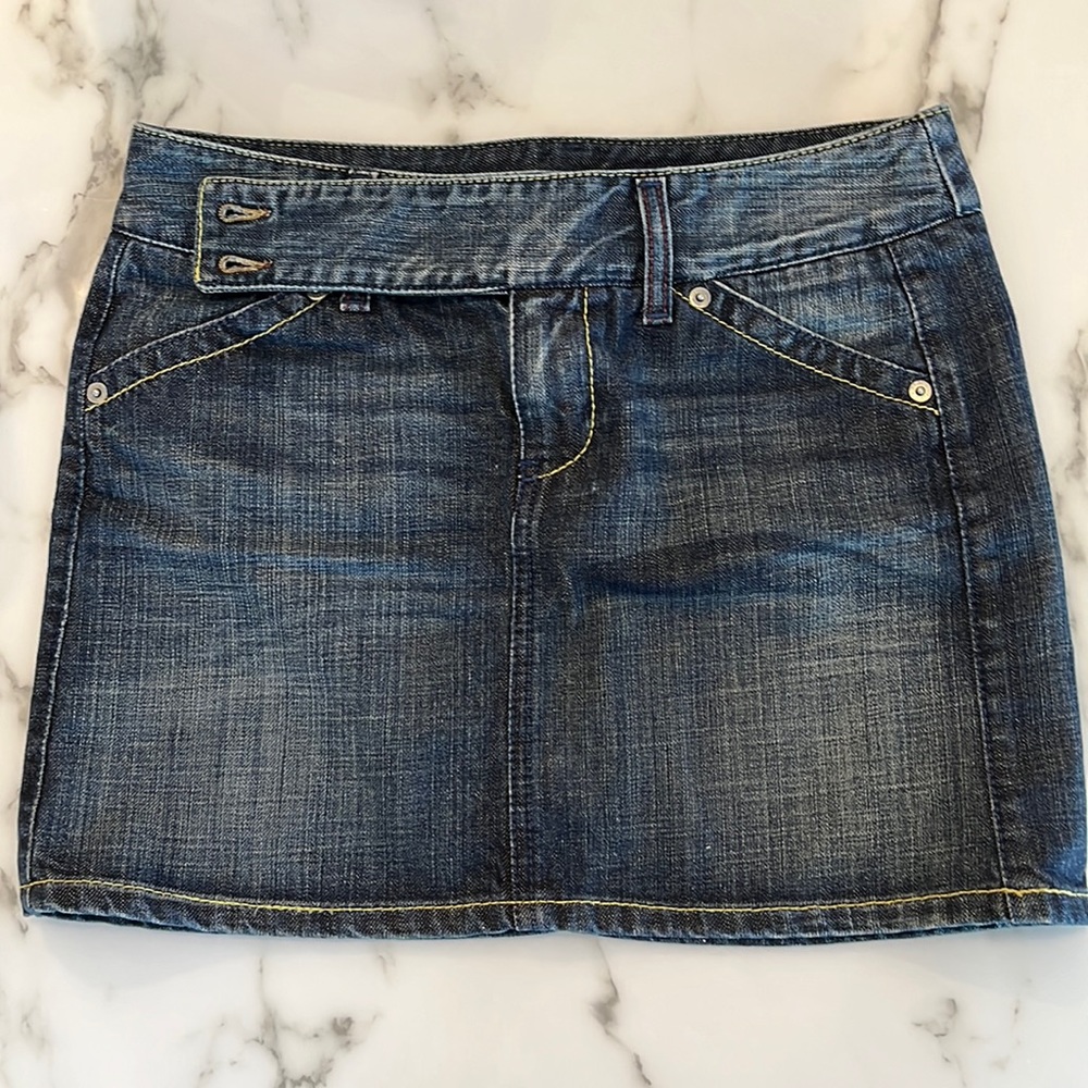 United colors of Benetton jean skirt - Size 4